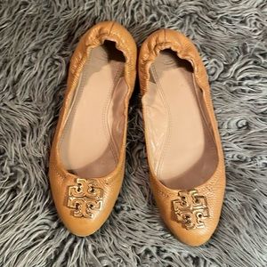 COPY - Tory Burch signature flat